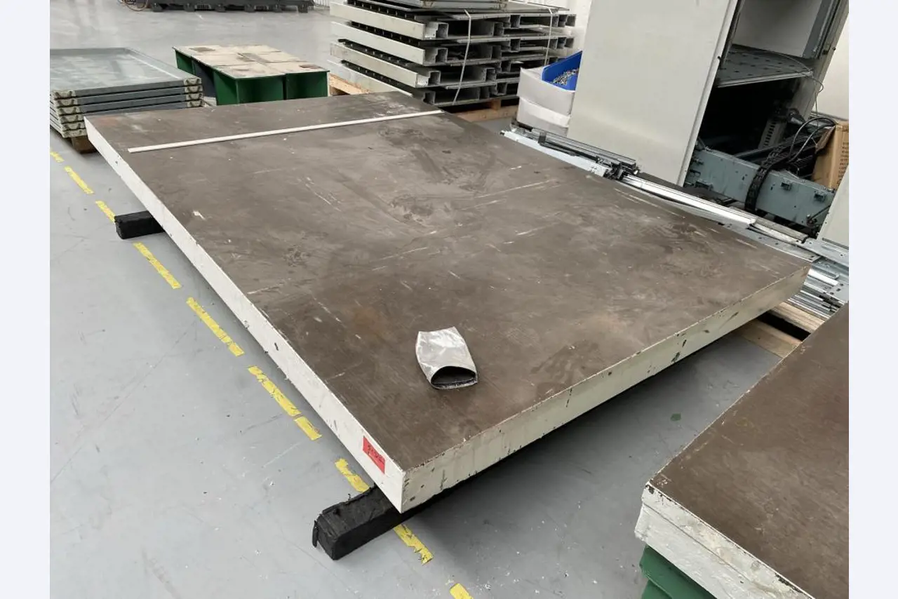 Machines pour le travail du métal et équipement de travail (chaussures de sécurité)-2